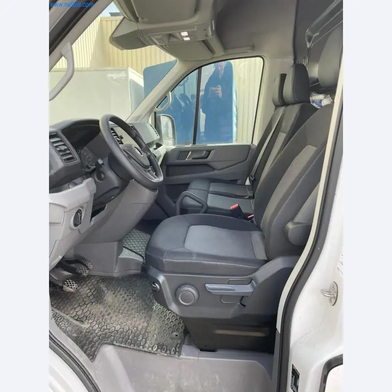 Vehículos de una empresa de transportes-8
