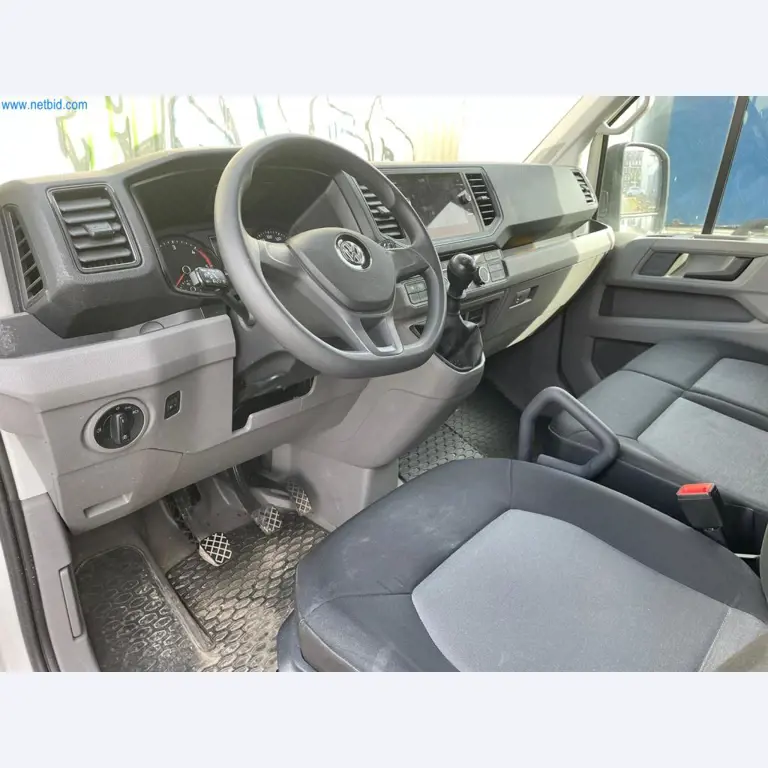 Vehículos de una empresa de transportes-9