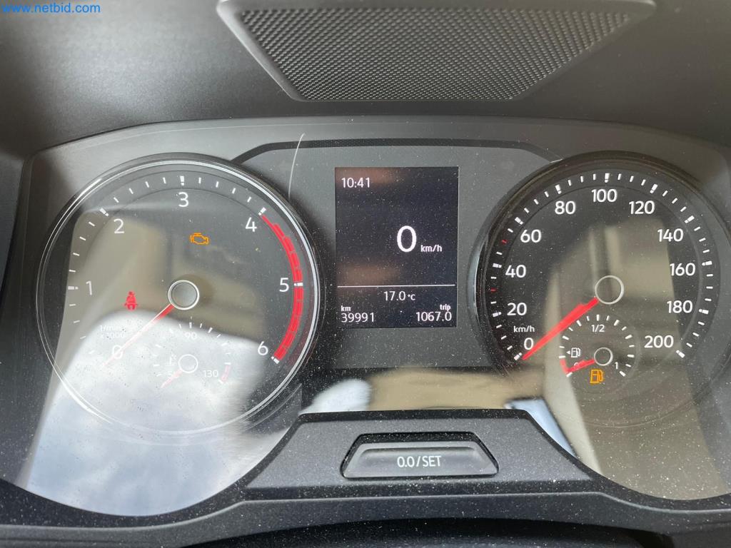 Véhicules d'une entreprise de transport-11