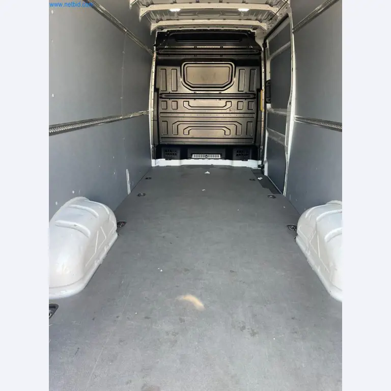 Vehículos de una empresa de transportes-10