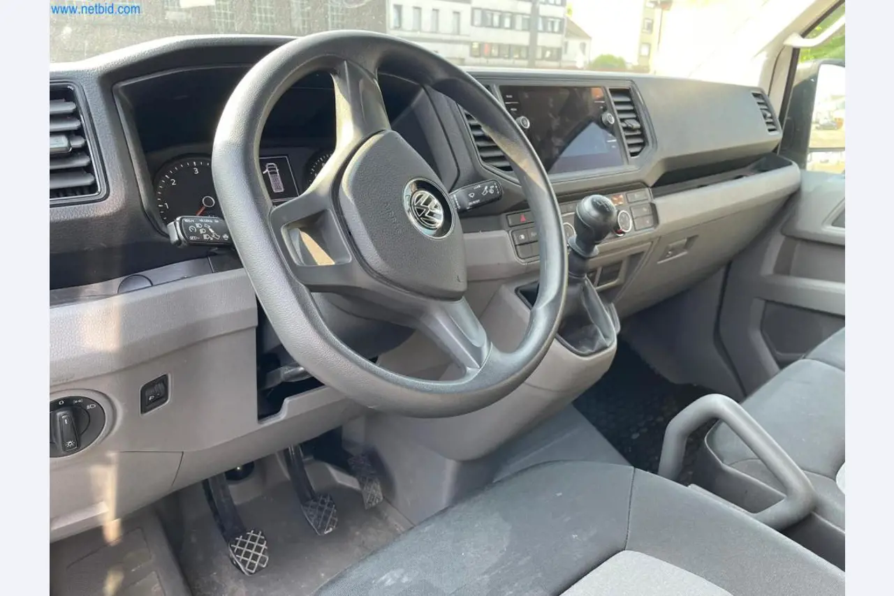 Vehículos de una empresa de transportes-12