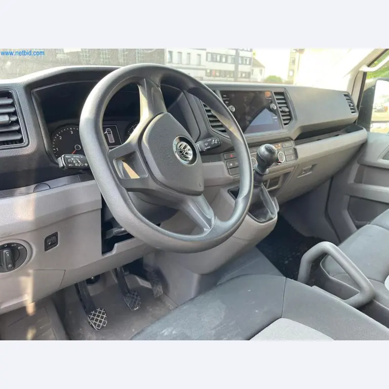 Vehículos de una empresa de transportes-12
