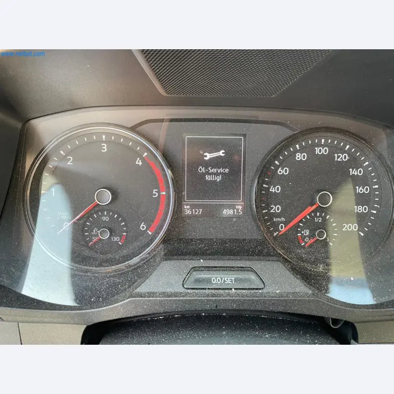 Vehículos de una empresa de transportes-4