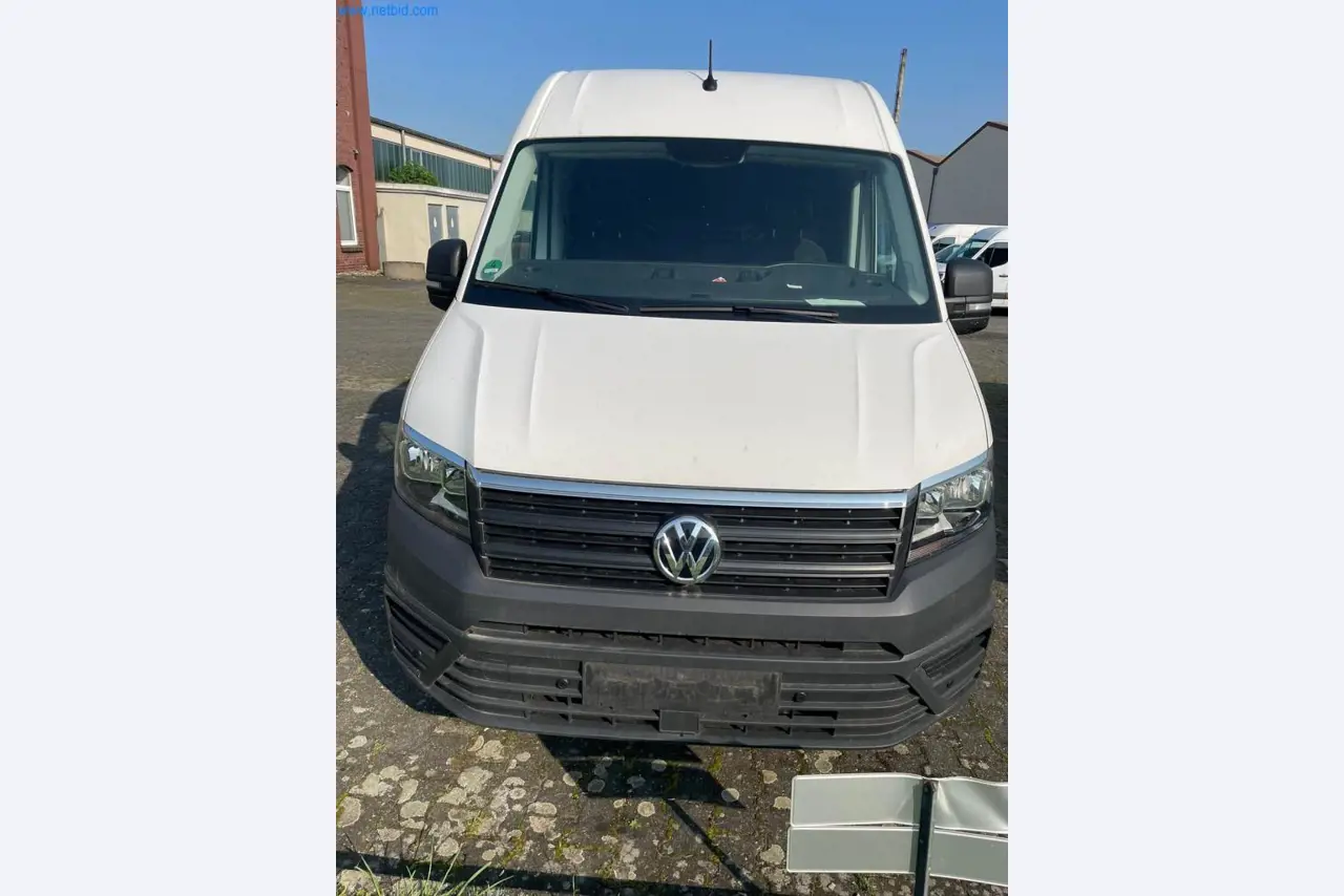 Vehículos de una empresa de transportes-7