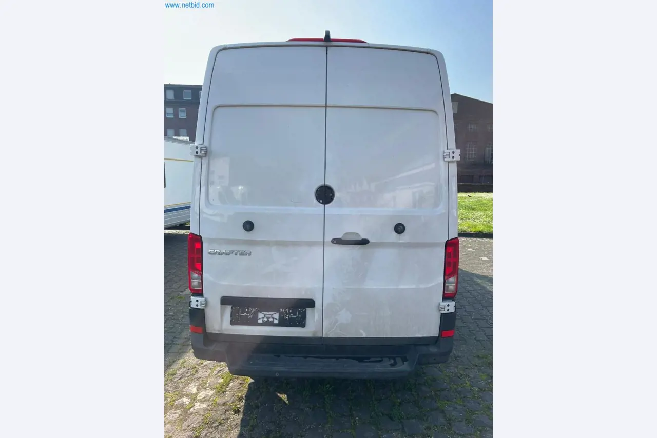 Vehículos de una empresa de transportes-8