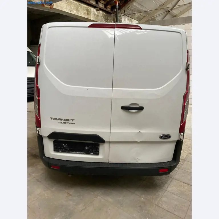 Vehículos de una empresa de transportes-6