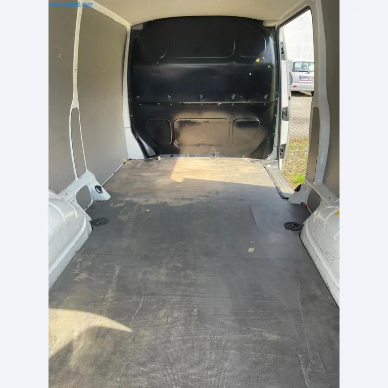 Vehículos de una empresa de transportes-10