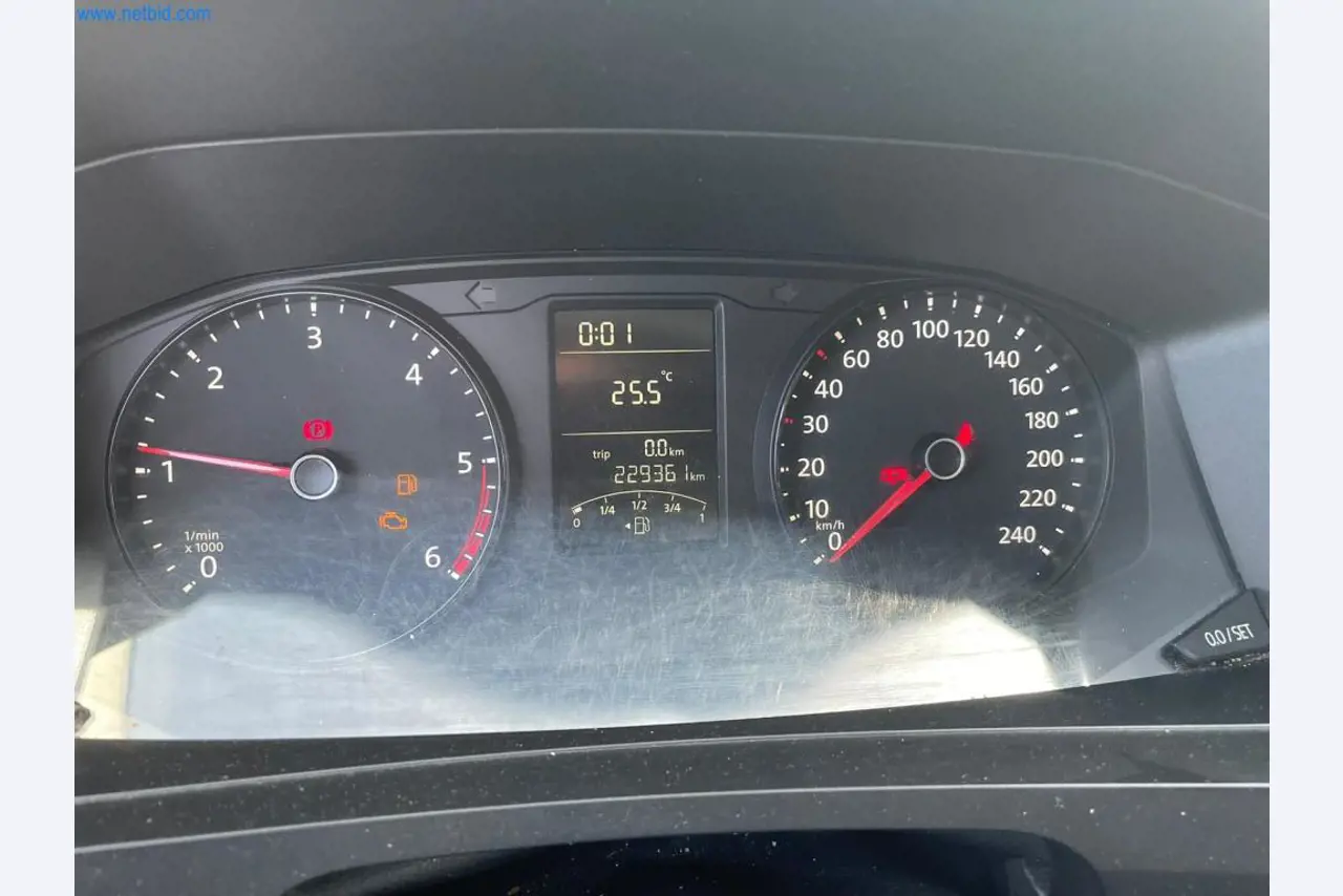 Vehículos de una empresa de transportes-3