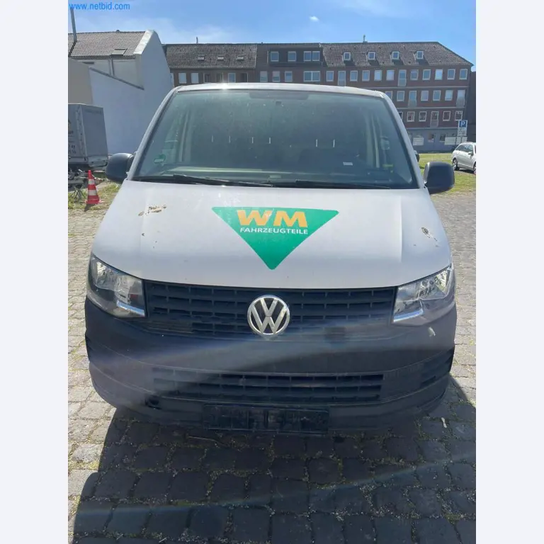 Vehículos de una empresa de transportes-6