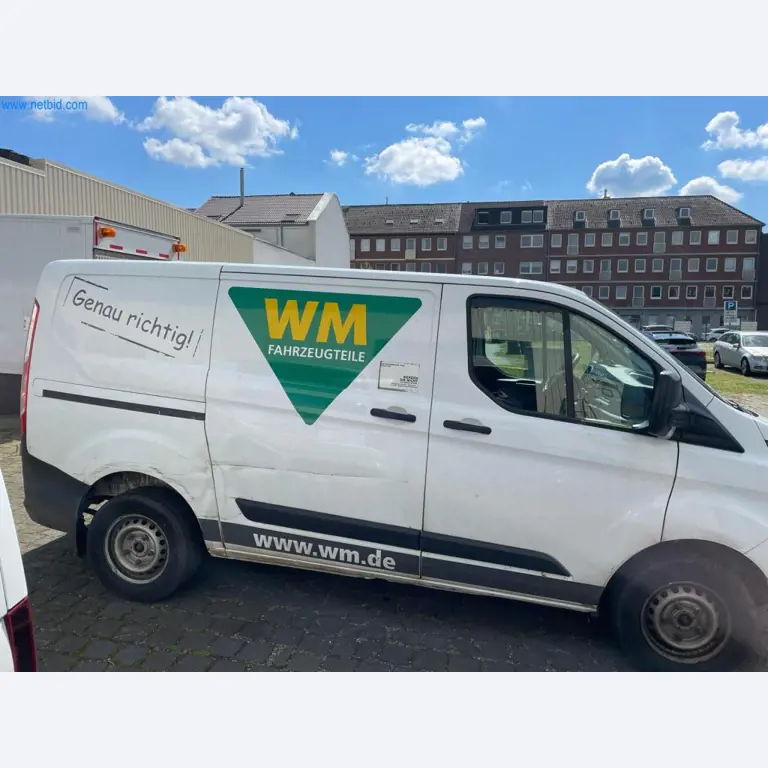 Vehículos de una empresa de transportes-2