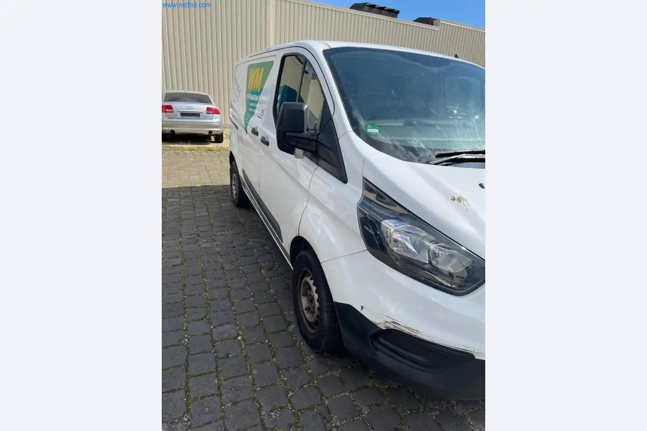 Vehículos de una empresa de transportes-6
