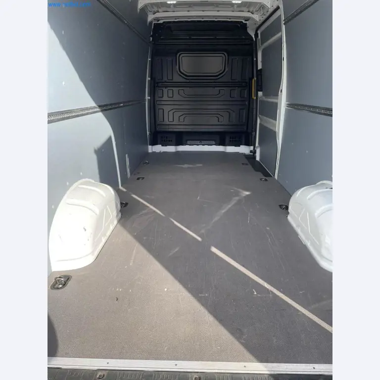 Vehículos de una empresa de transportes-10