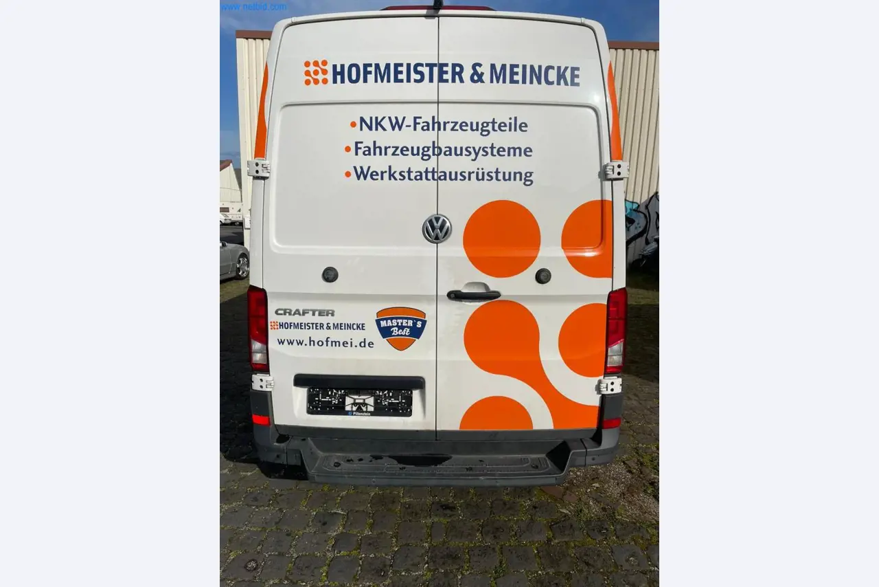 Vehículos de una empresa de transportes-8