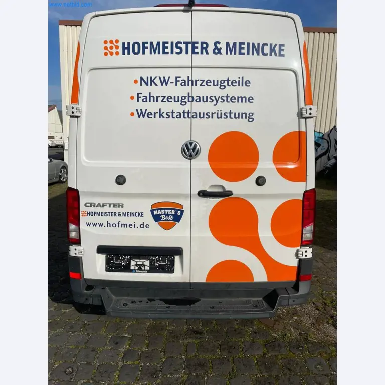 Vehículos de una empresa de transportes-8