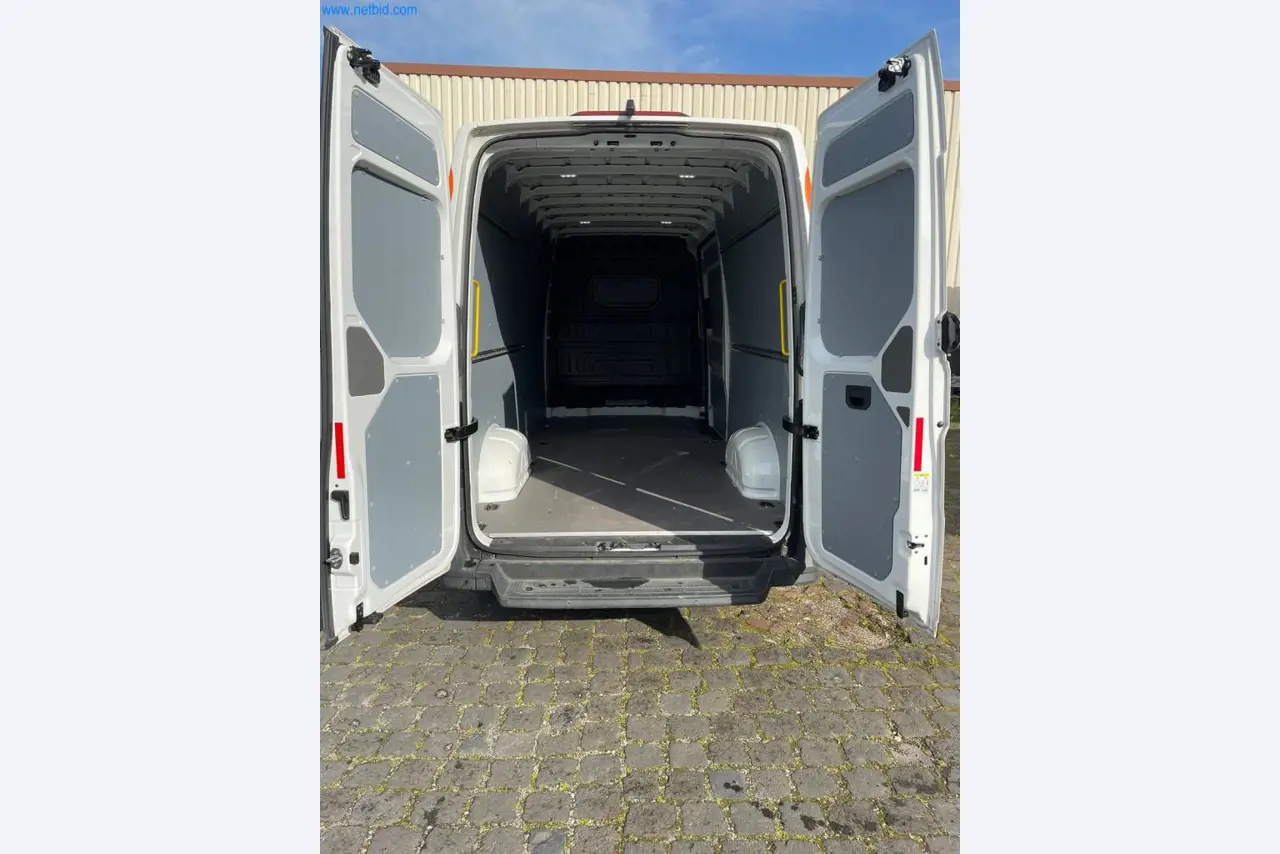 Vehículos de una empresa de transportes-9