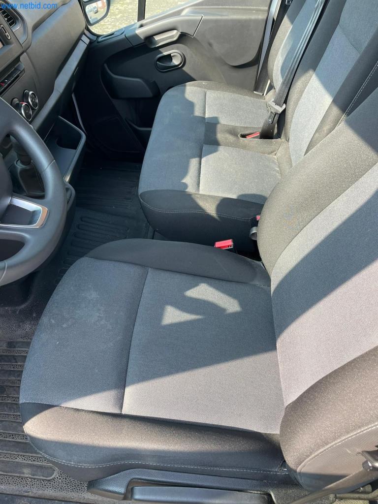 Véhicules d'une entreprise de transport-11