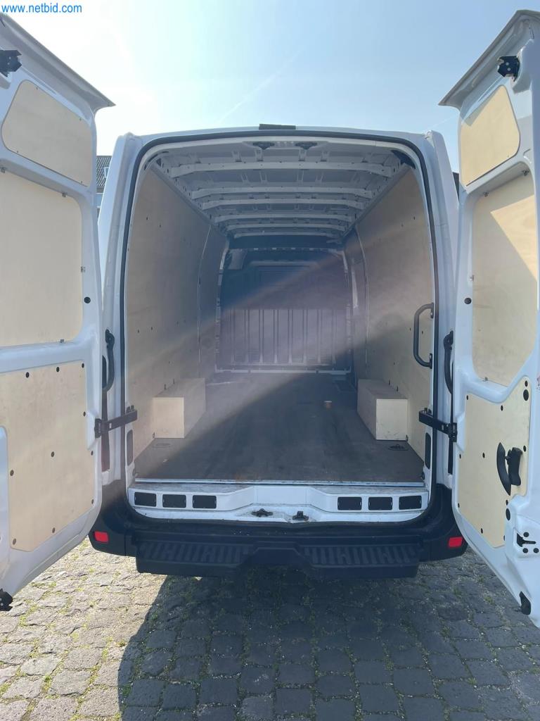 Véhicules d'une entreprise de transport-9