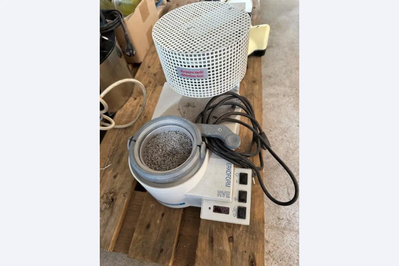 Geräte aus dem Bereich Dentaltechnik-2