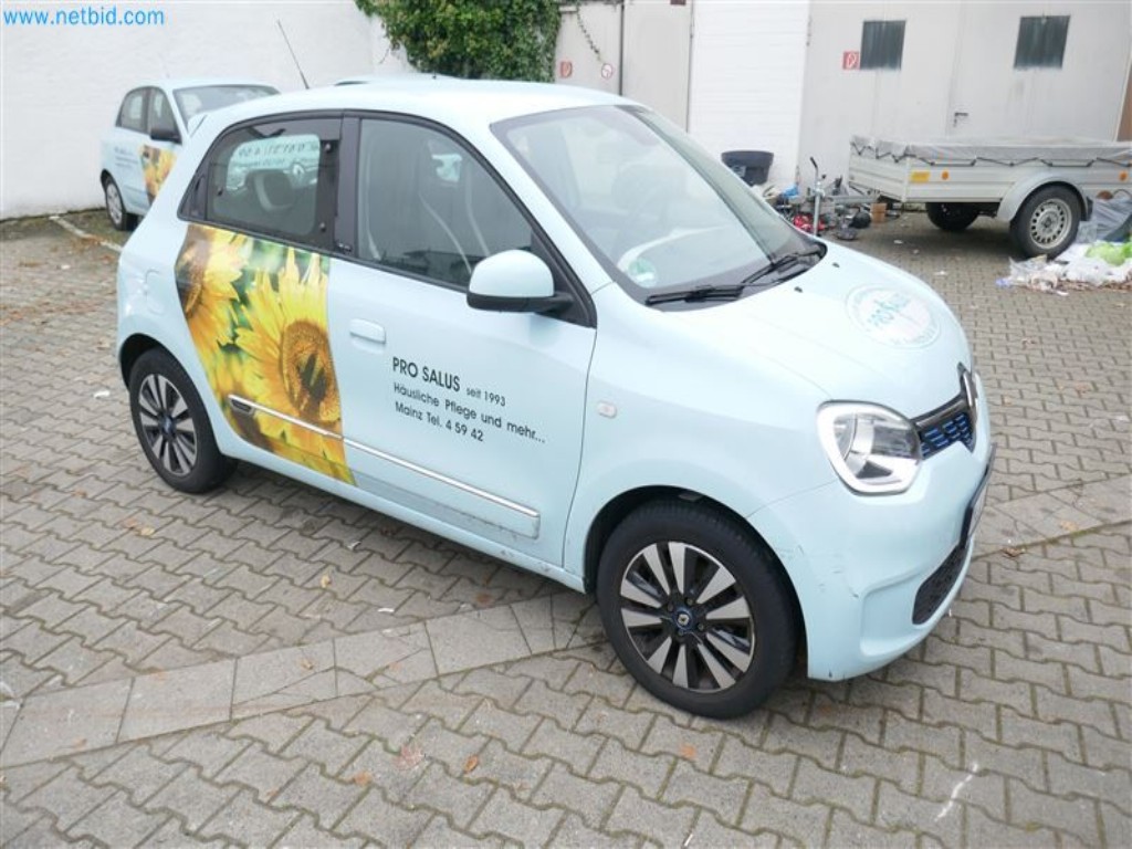 Vehicles of the nursing service-11