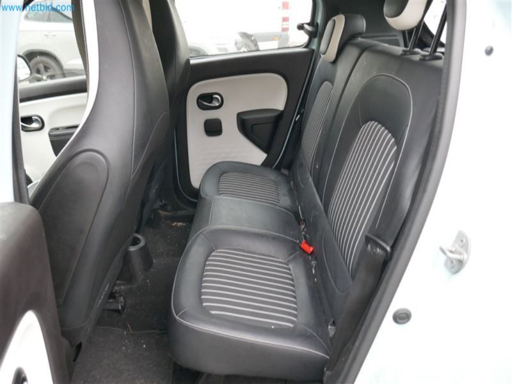 Vehicles of the nursing service-14