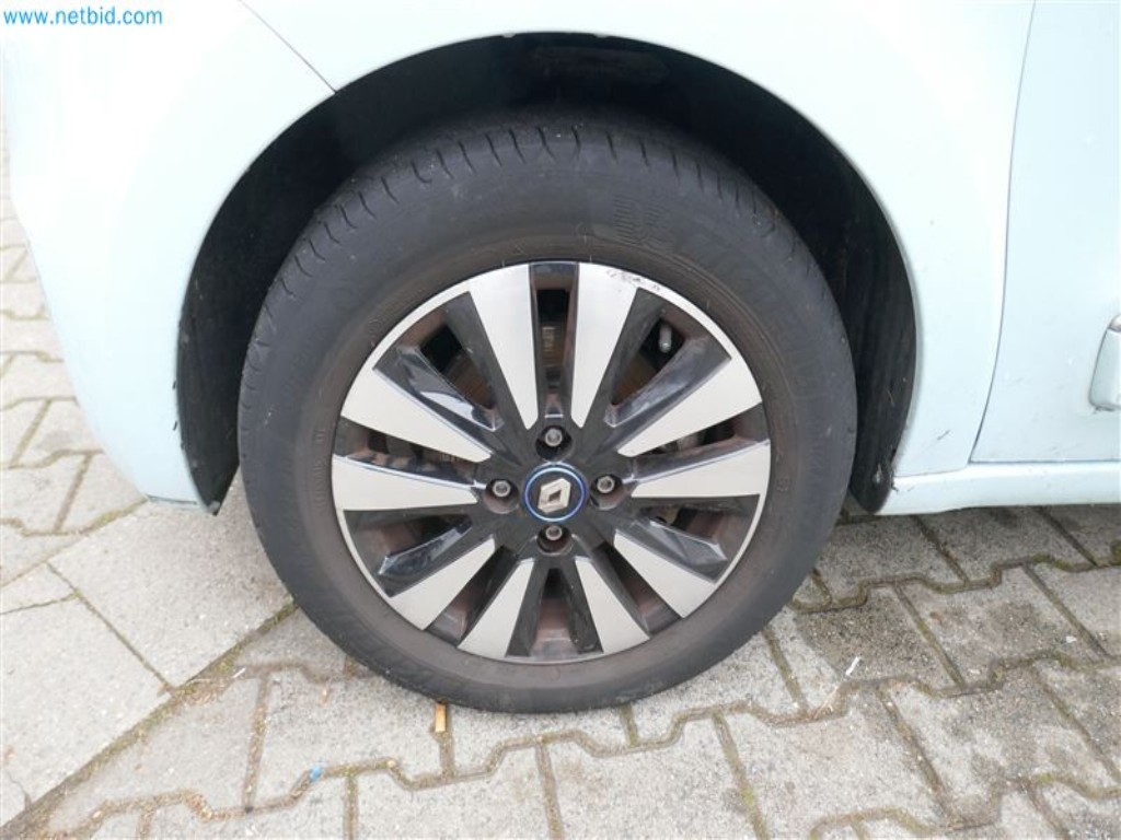 Vehicles of the nursing service-15