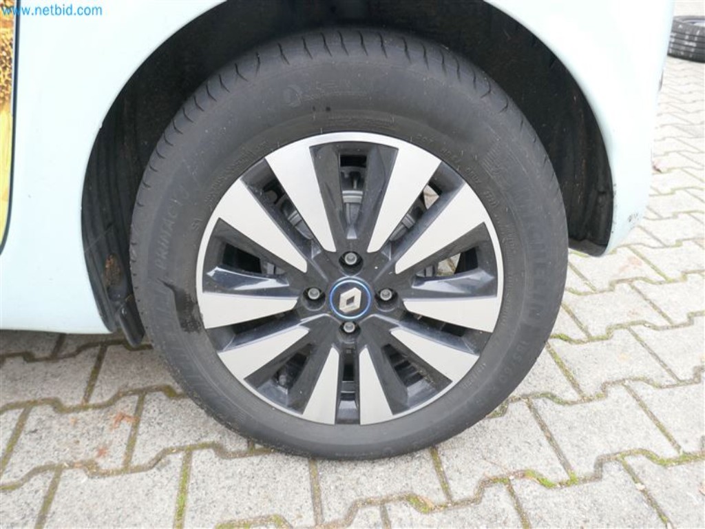 Vehicles of the nursing service-16