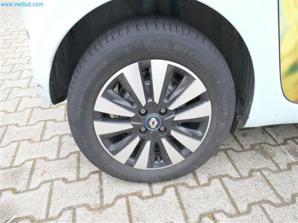 Vehicles of the nursing service-17