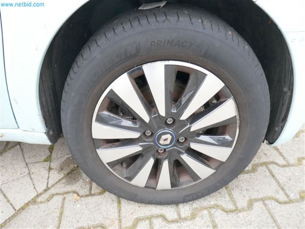 Vehicles of the nursing service-18