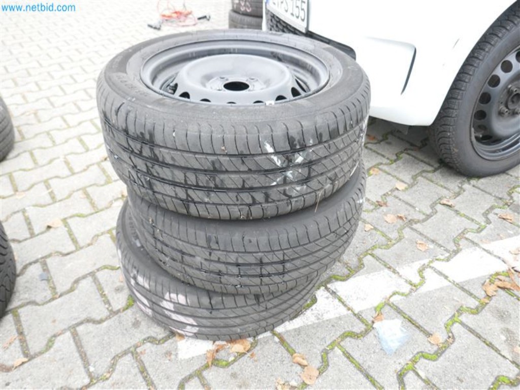 Vehicles of the nursing service-19