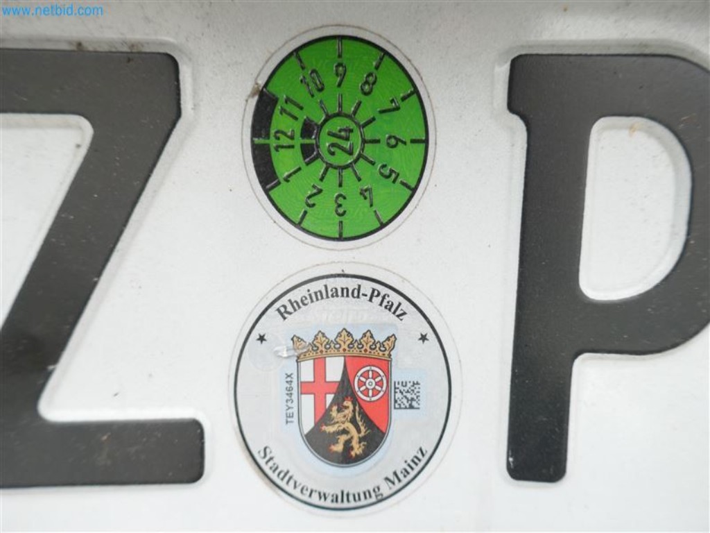 Vehicles of the nursing service-21