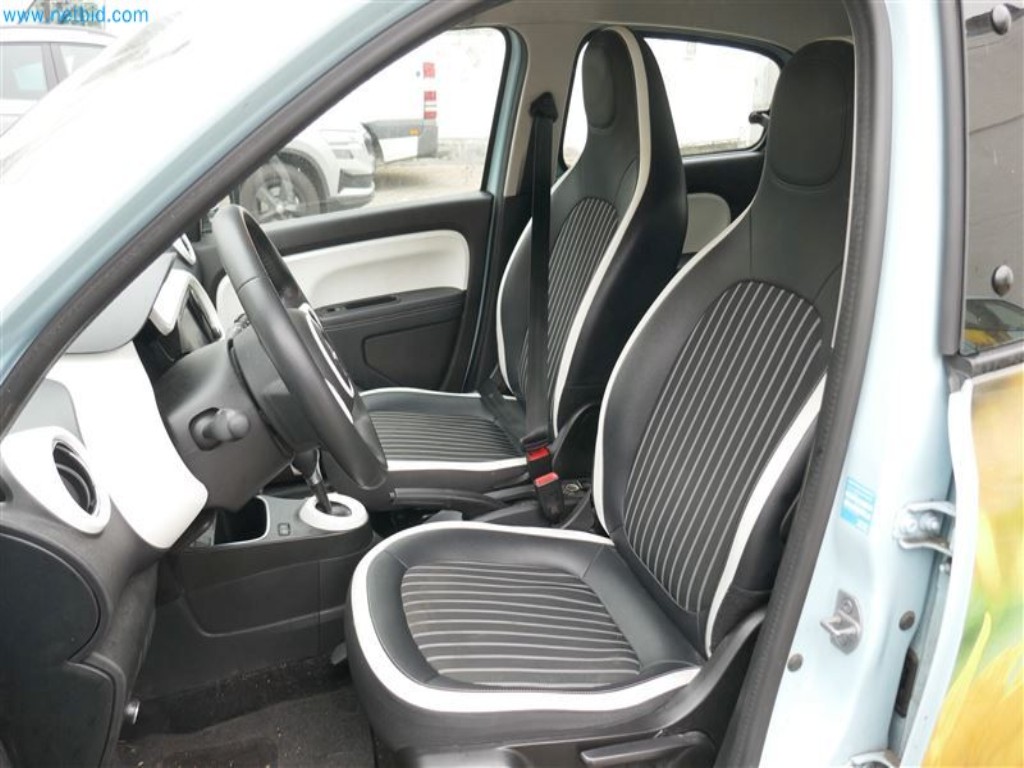 Vehicles of the nursing service-7