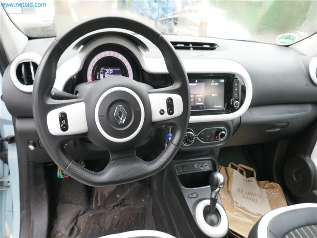 Vehicles of the nursing service-9