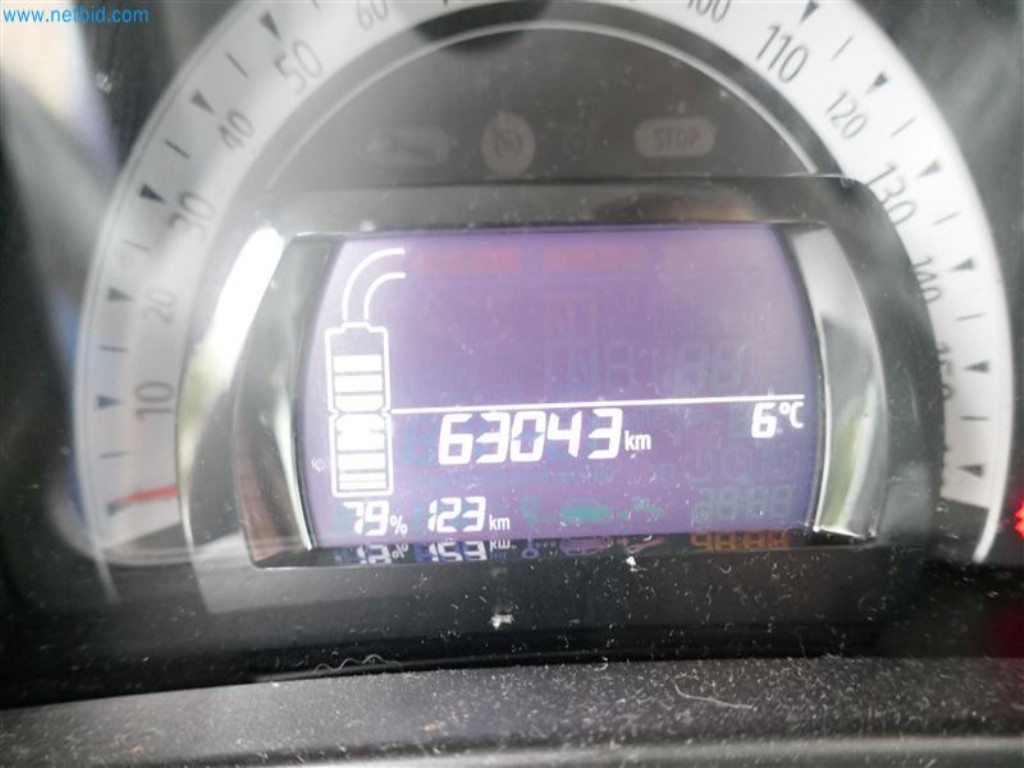 Veículos do serviço de enfermagem-11