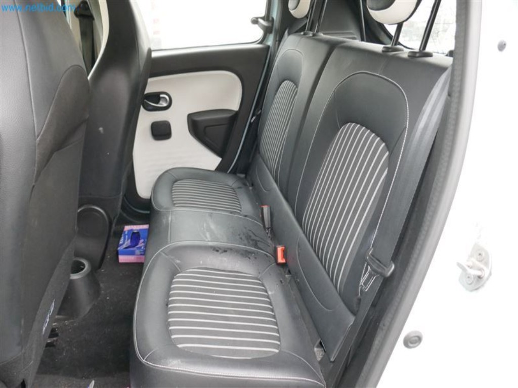 Veículos do serviço de enfermagem-14