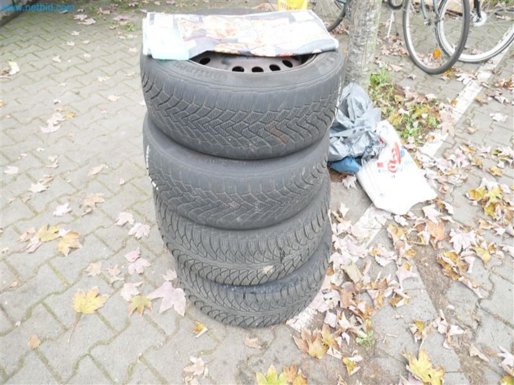 Veículos do serviço de enfermagem-16