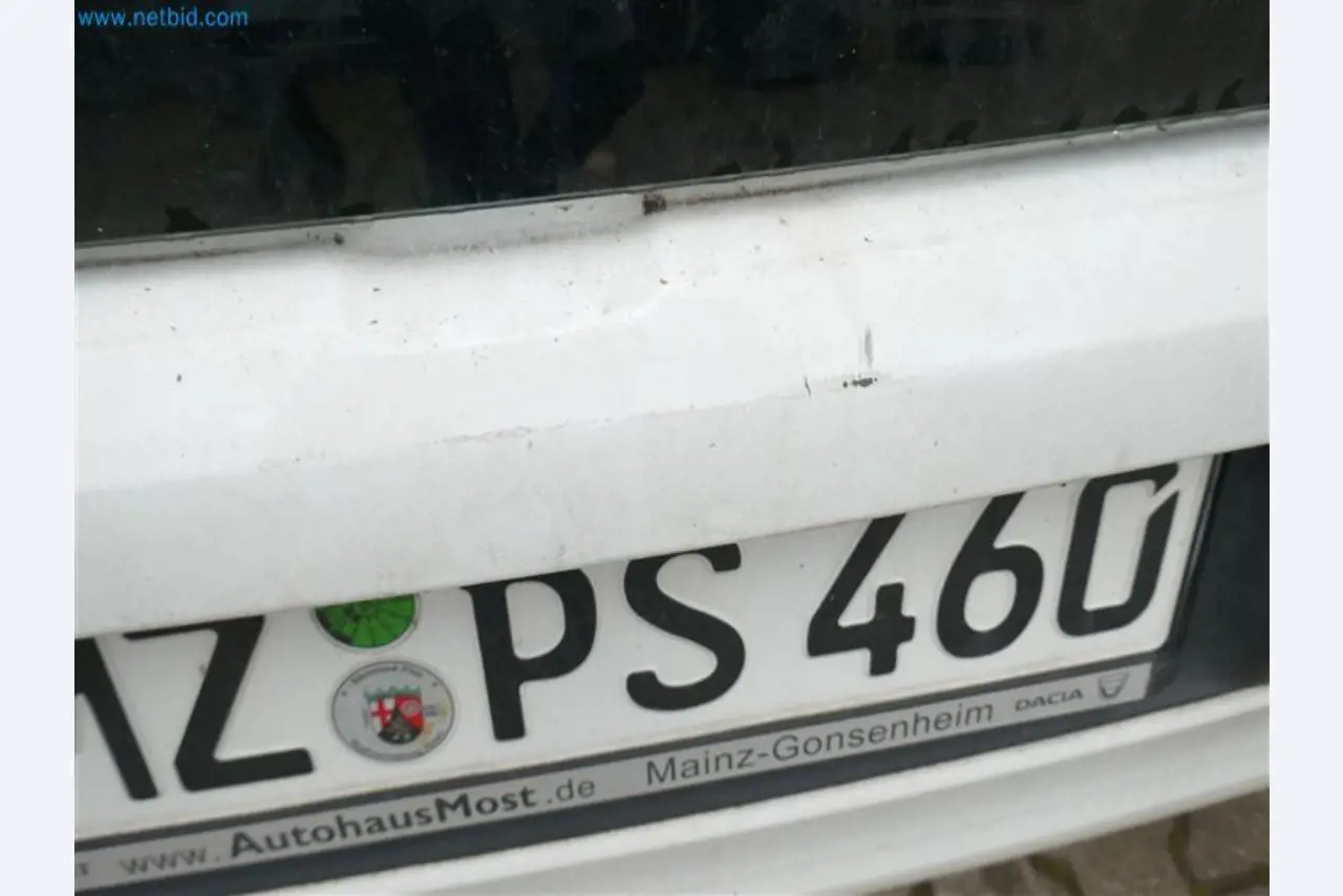Vehículos del servicio de enfermería-22