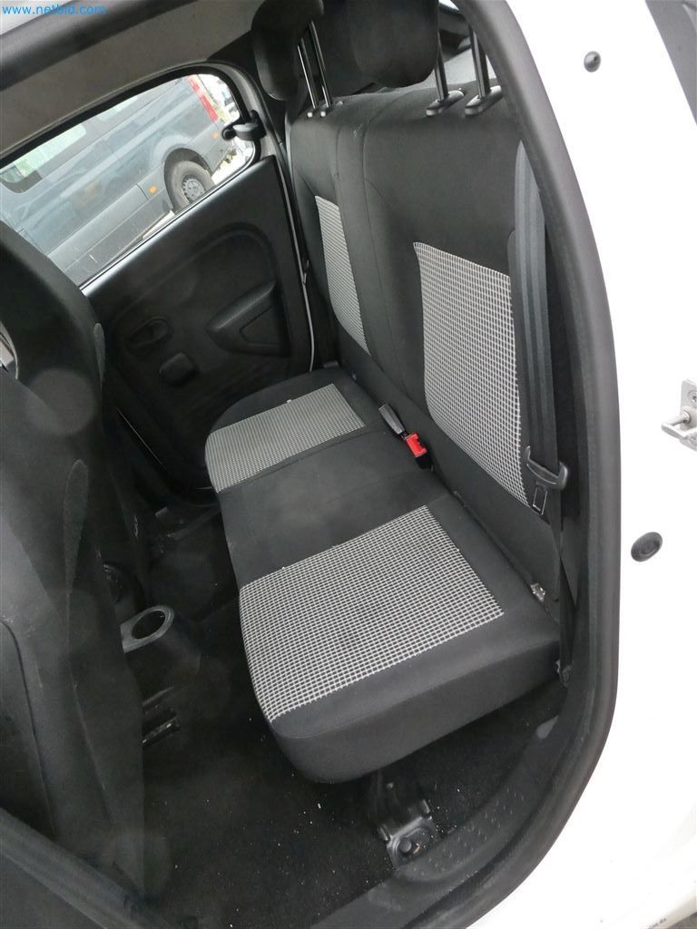 Veículos do serviço de enfermagem-9