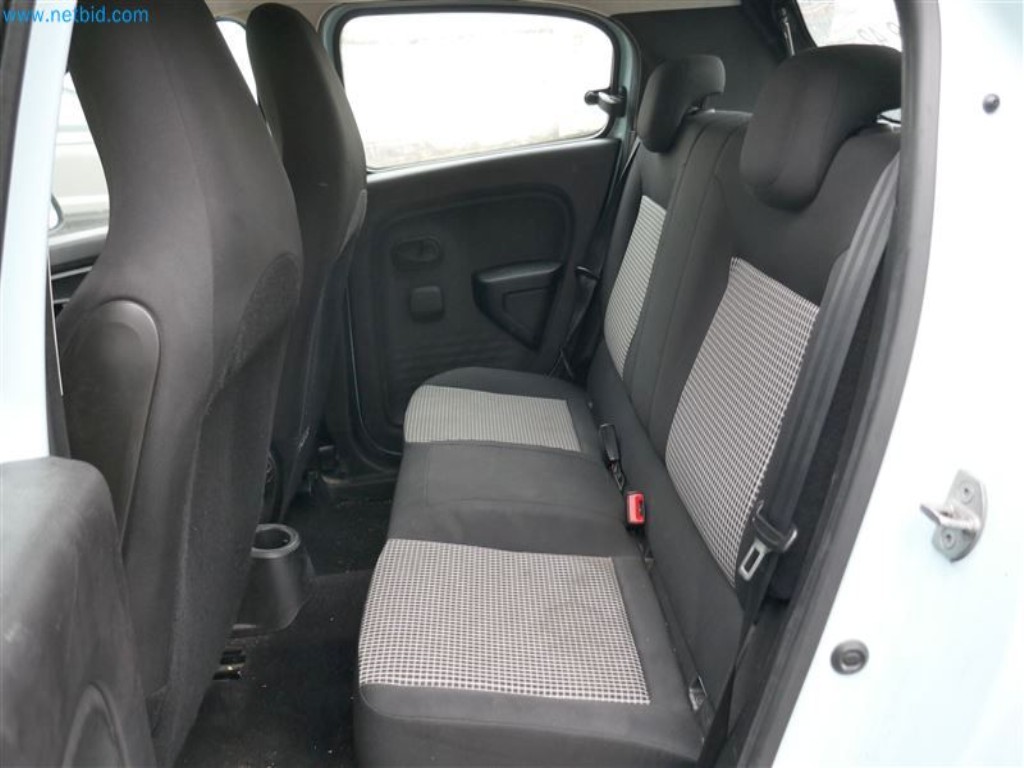 Veículos do serviço de enfermagem-11