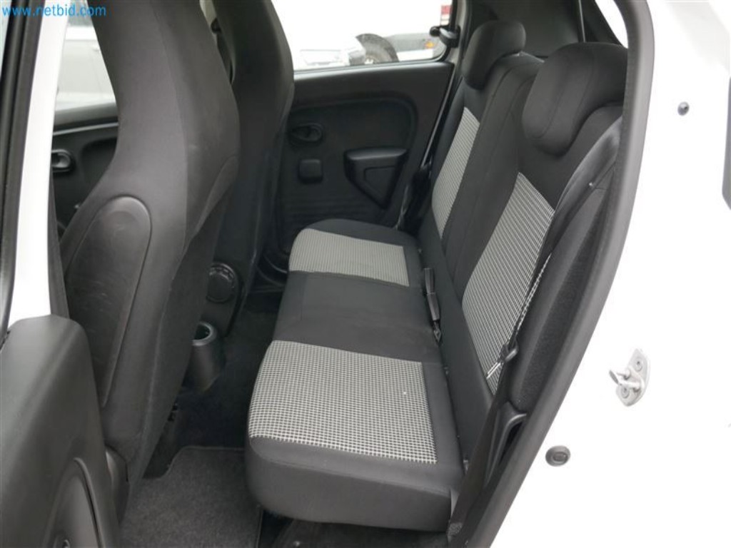 Vozidla pečovatelské služby-19