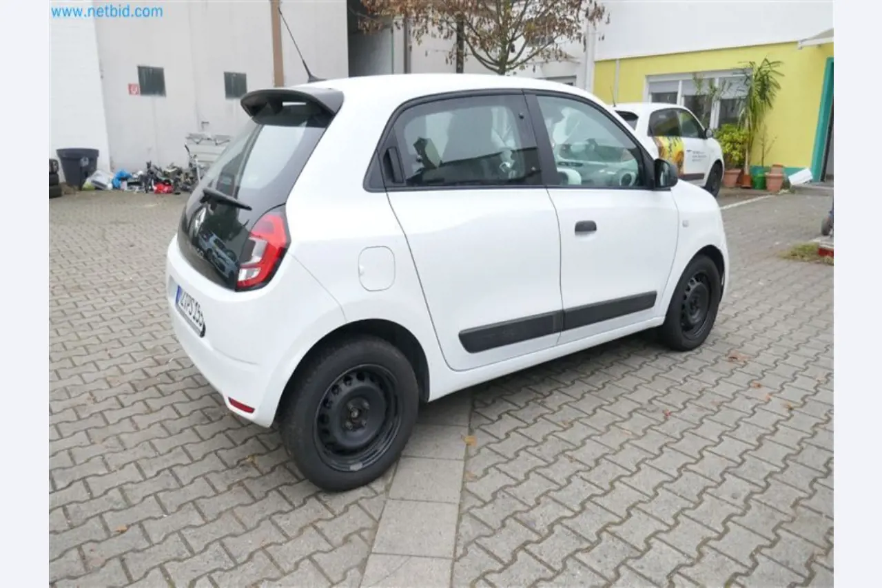 Fahrzeuge des Krankenpflegedienstes-24