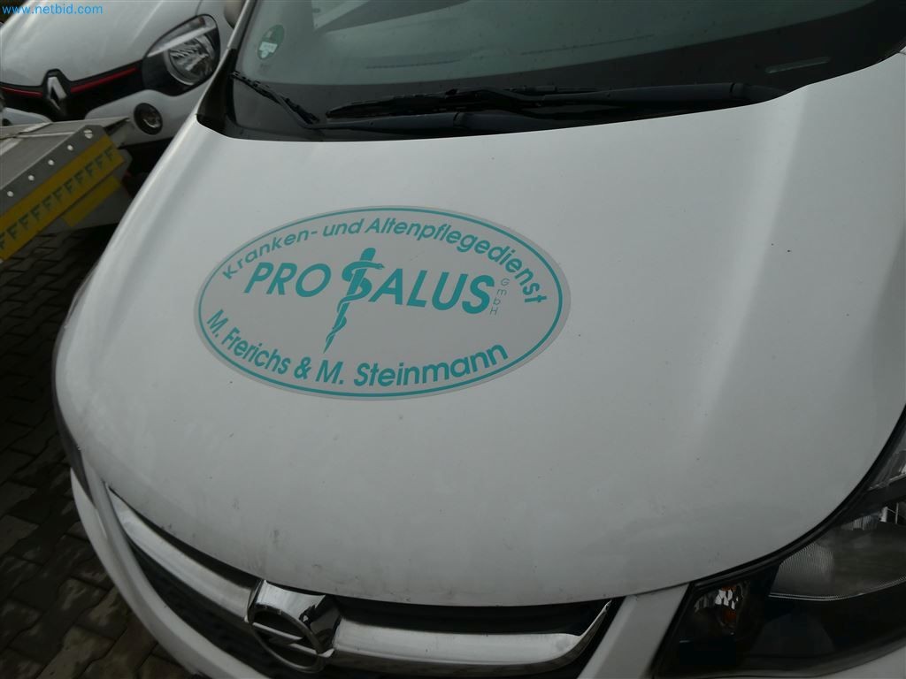 Veículos do serviço de enfermagem-8