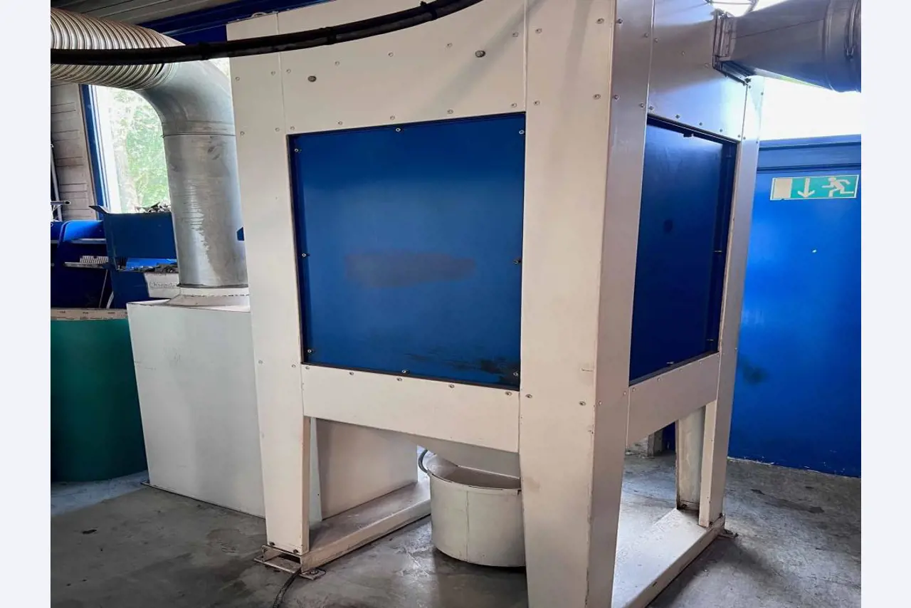 Equipamiento mecánico para una fábrica de productos metálicos-7