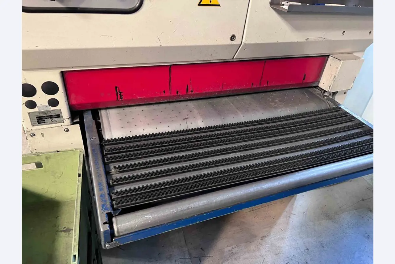 Equipamiento mecánico para una fábrica de productos metálicos-8