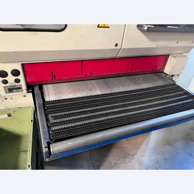 Equipamiento mecánico para una fábrica de productos metálicos-8