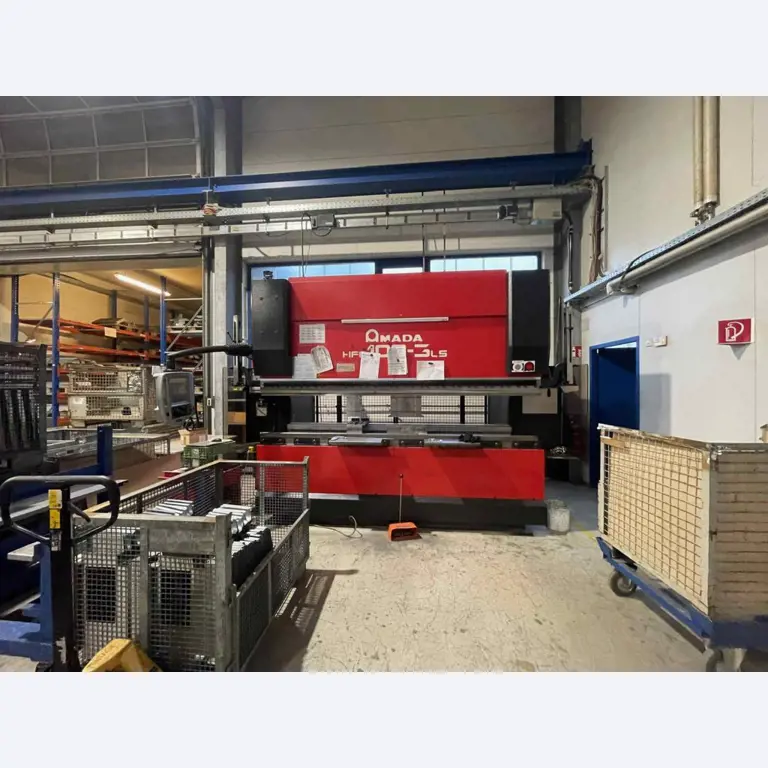 Equipamiento mecánico para una fábrica de productos metálicos-1