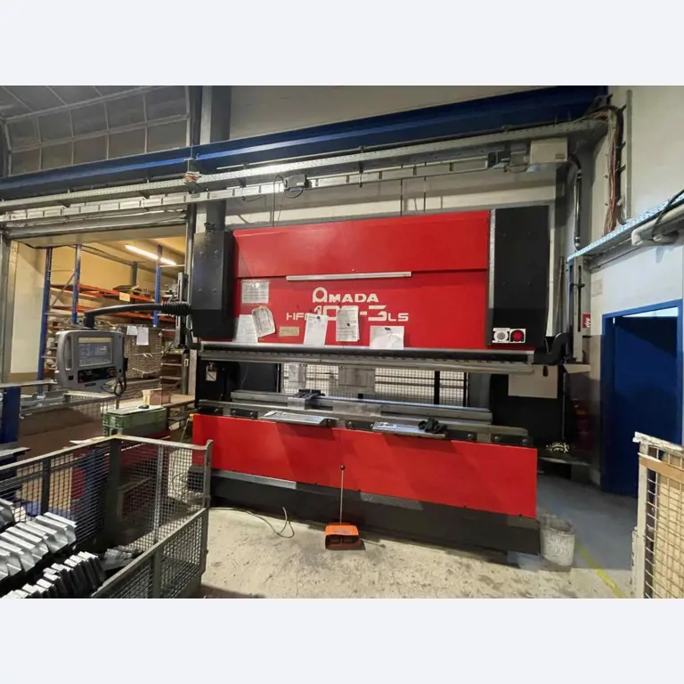 Equipamiento mecánico para una fábrica de productos metálicos-2