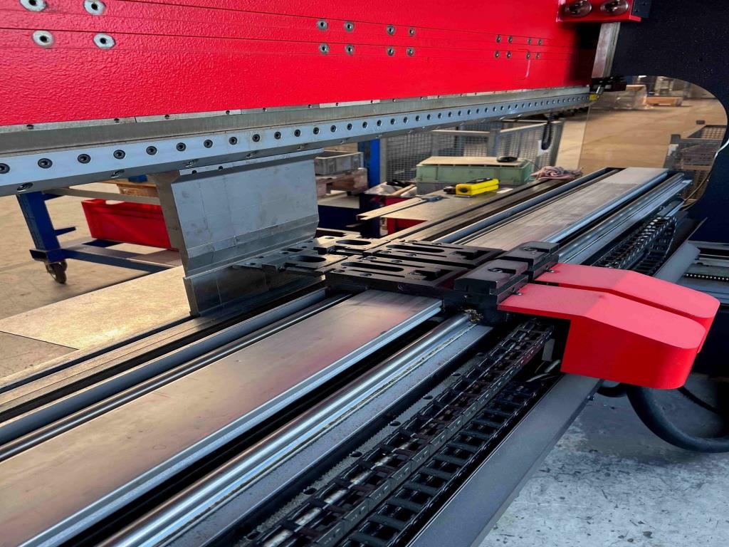 Mechanické vybavení továrny na kovové zboží-4