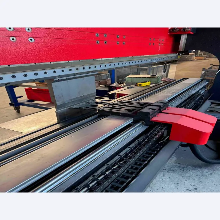Equipamiento mecánico para una fábrica de productos metálicos-4
