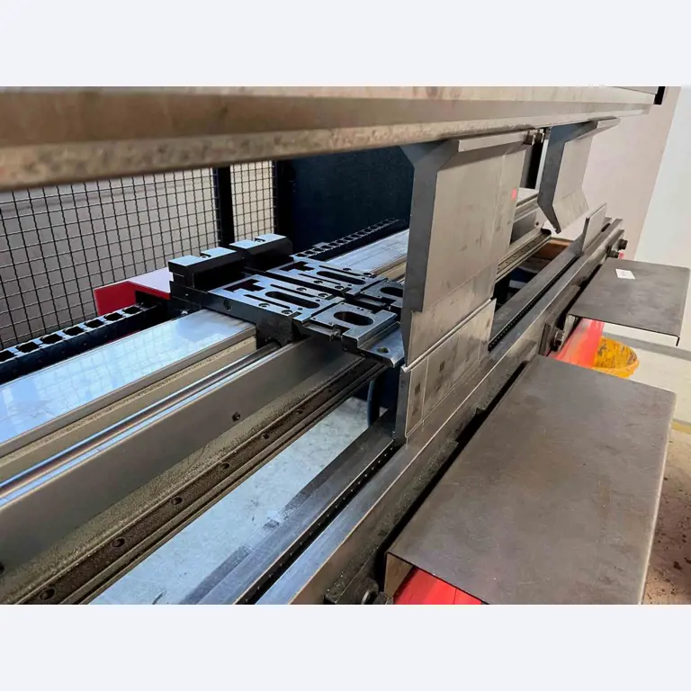 Equipamiento mecánico para una fábrica de productos metálicos-5