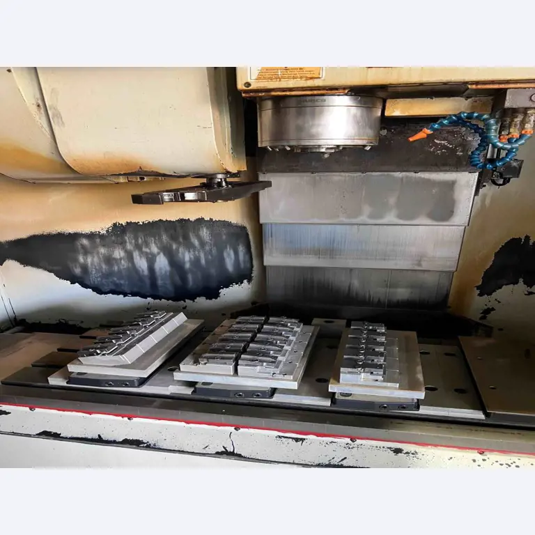 Equipamiento mecánico para una fábrica de productos metálicos-2